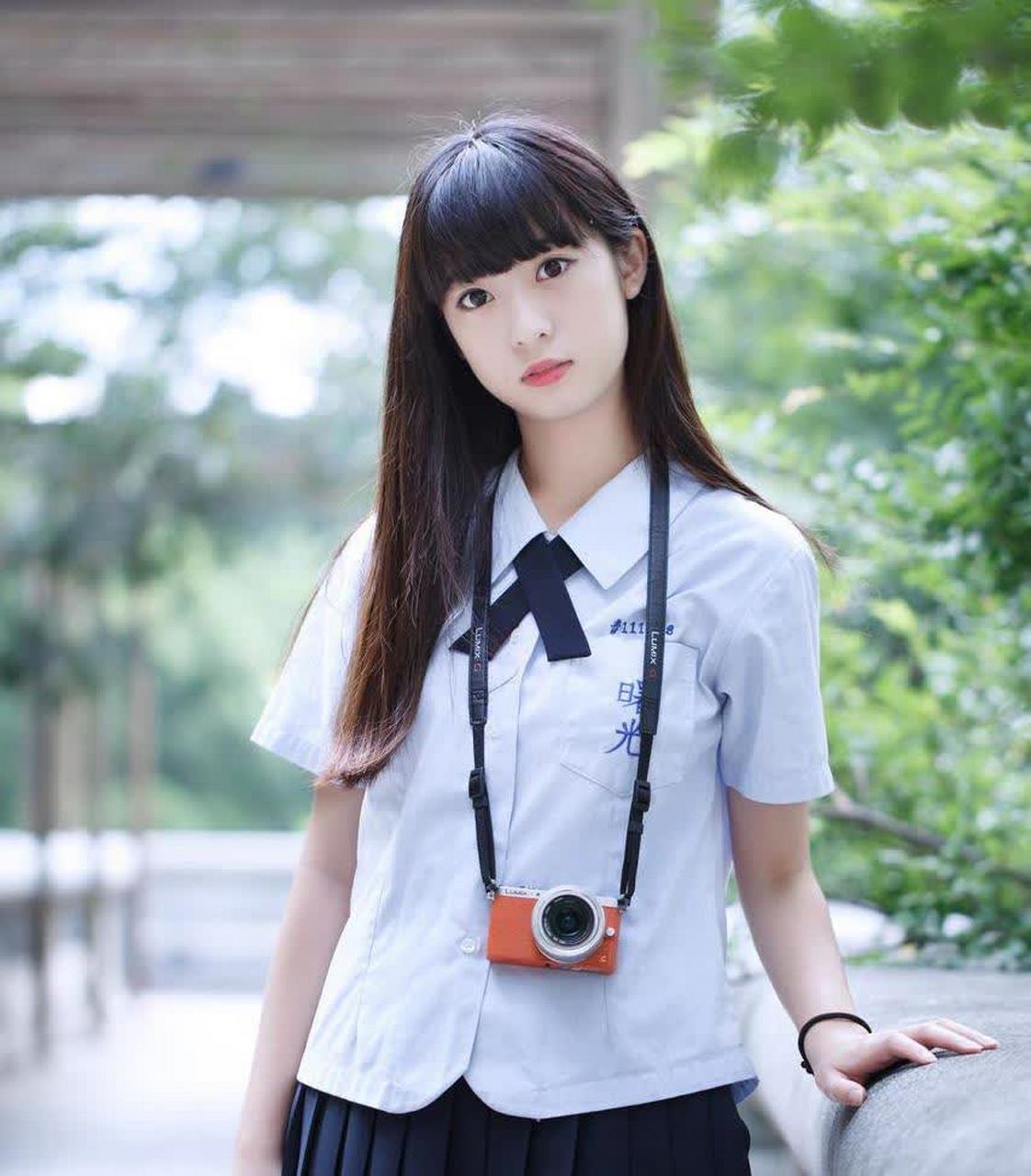 日系风格摄影,元气满满的青春女孩,有一点点婴儿肥,可爱极了～[大笑]