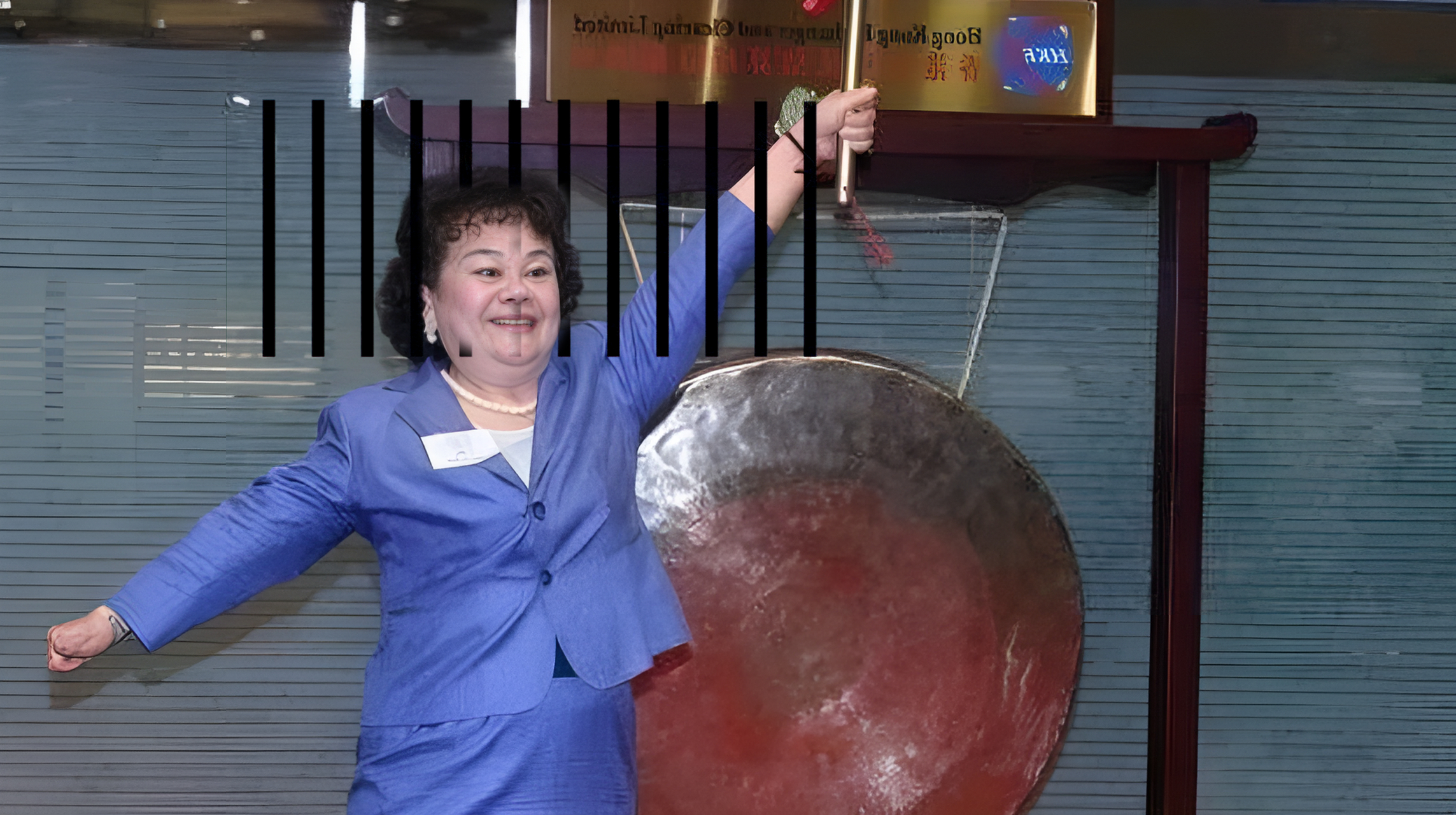 2003年,罗纳尔多去中国参加活动时,金嗓子的老板姜佩珍对他说:"陪我吃