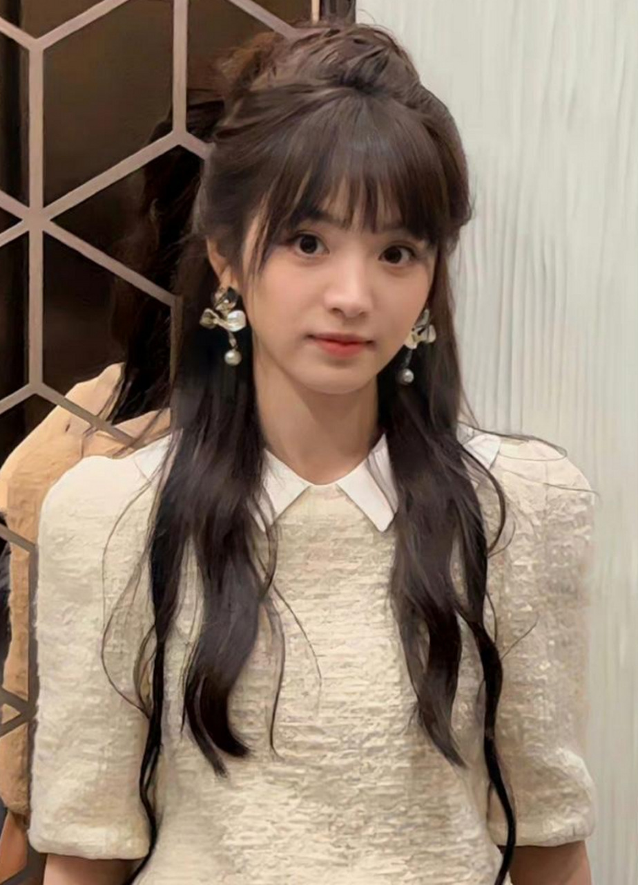 田曦薇和素颜照真的太漂亮了,不过这个样子的她有点像张含韵.#田曦薇