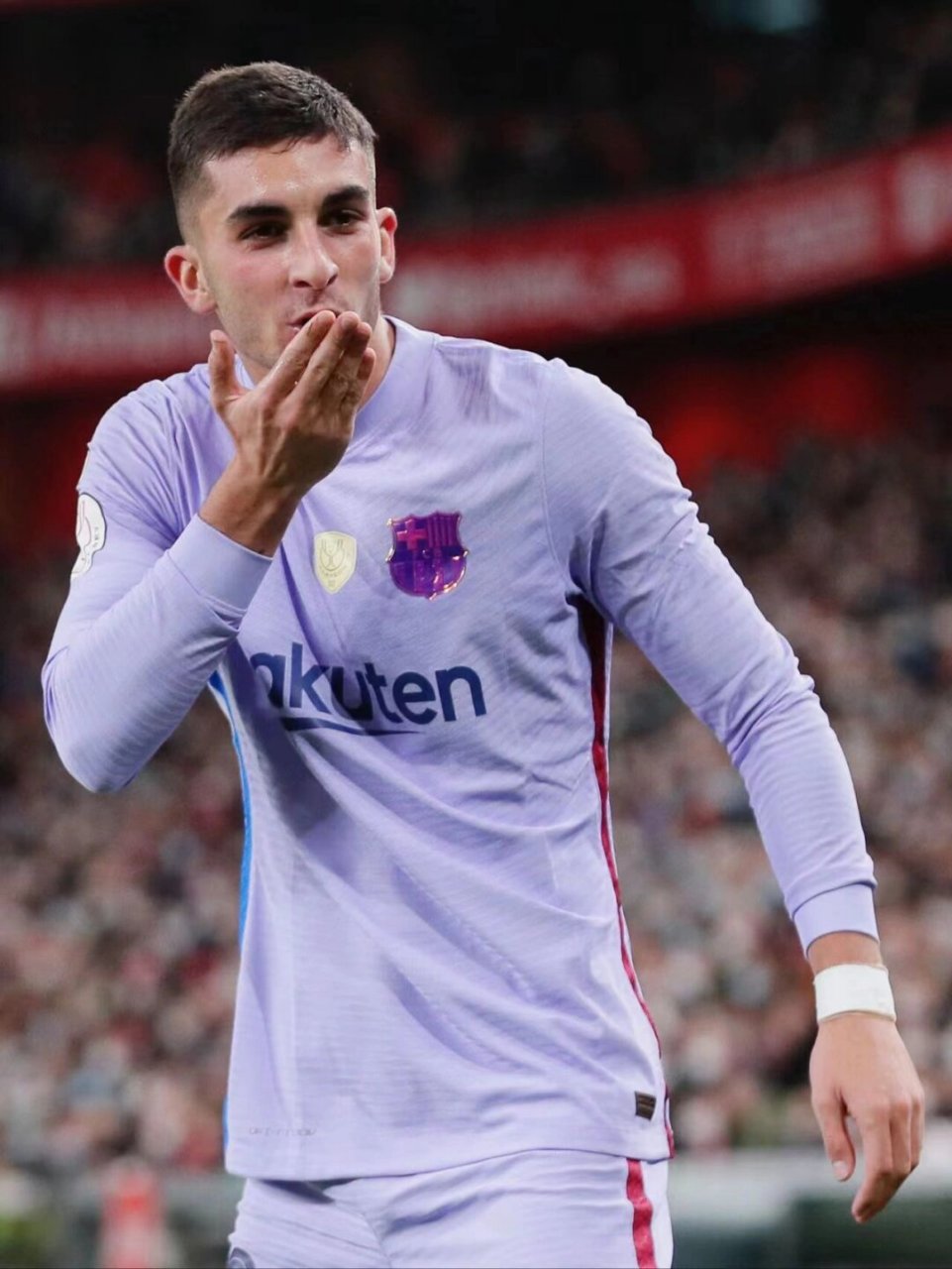 "驸马爷"费兰托雷斯|足坛超新星  费兰·托雷斯(ferran torres),全名