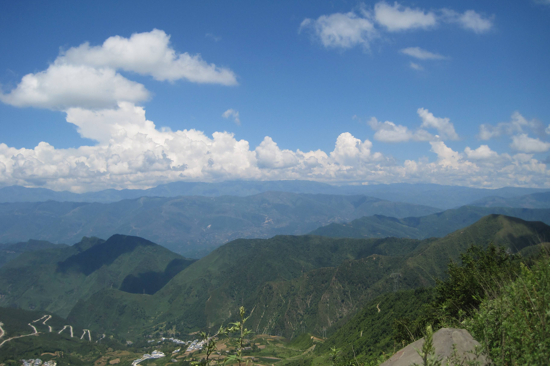 凉山州小相岭,也被誉为俄尔则俄,这里真的是风光秀美,原始幽静,让人