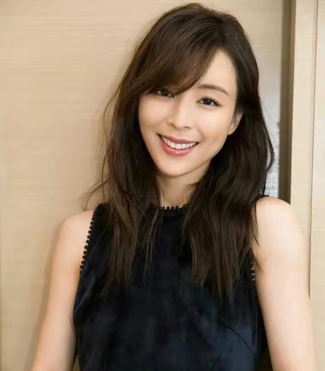 被誉为"导演收割机"的女演员张静初已被美国电影学院导演系录取.