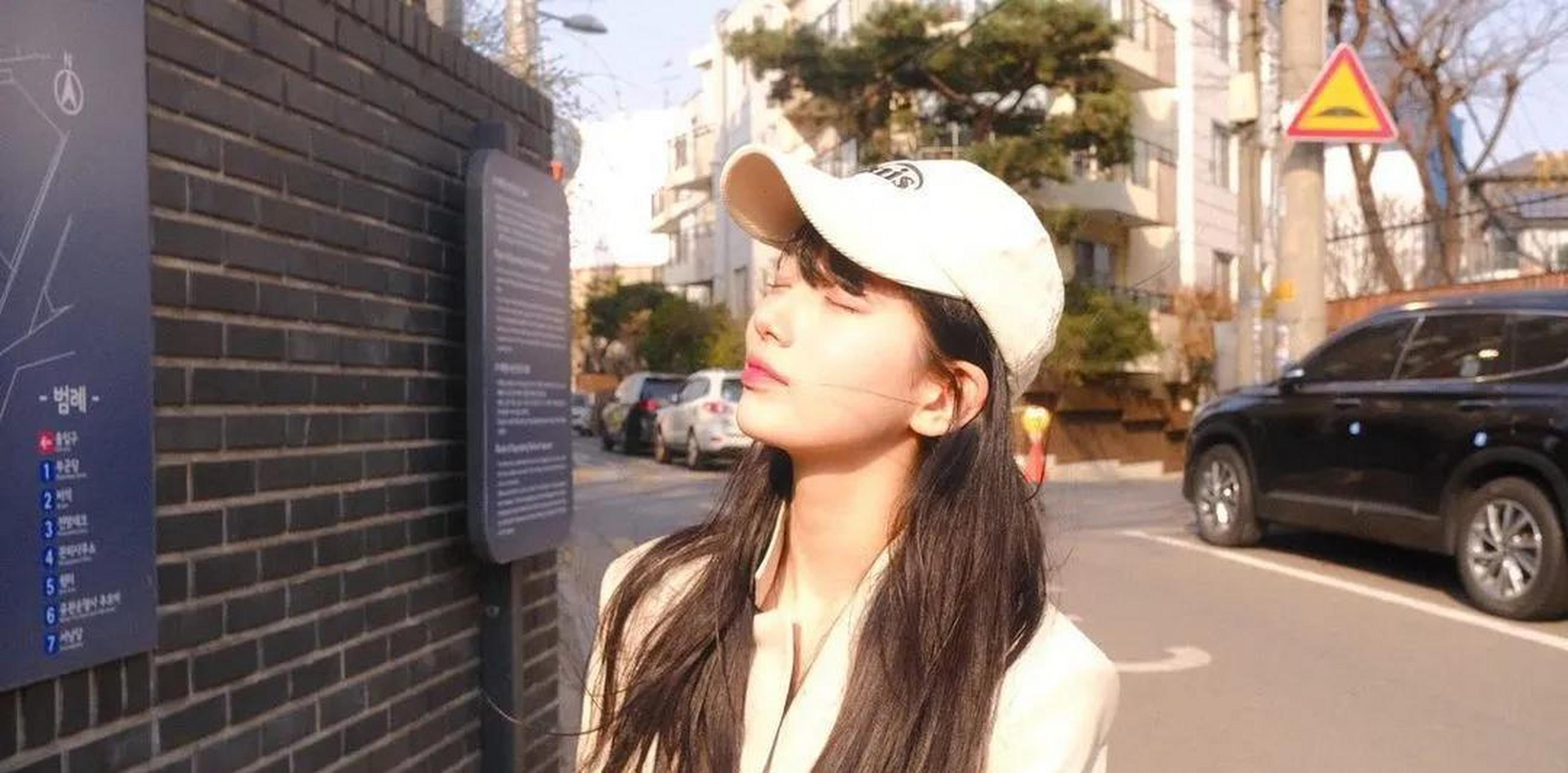 裴秀智baesuzy ins更新20230413 内容 : 2788 翻译 : 你好