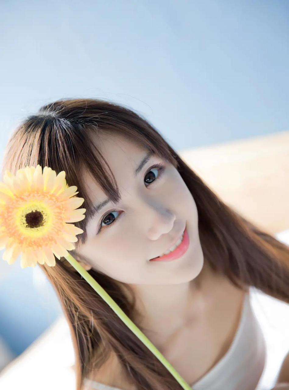 米咪,演员,模特,代表作《左耳》,《谋局》,《大唐荣耀》,《秘果》等.