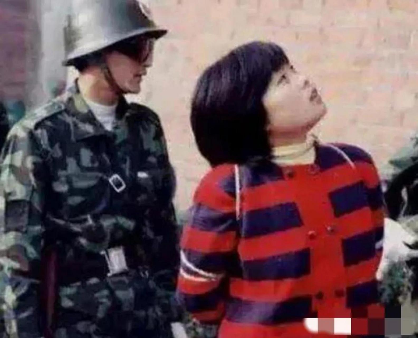 这一刻,冯翠琼正面临着被判处死刑的命运.