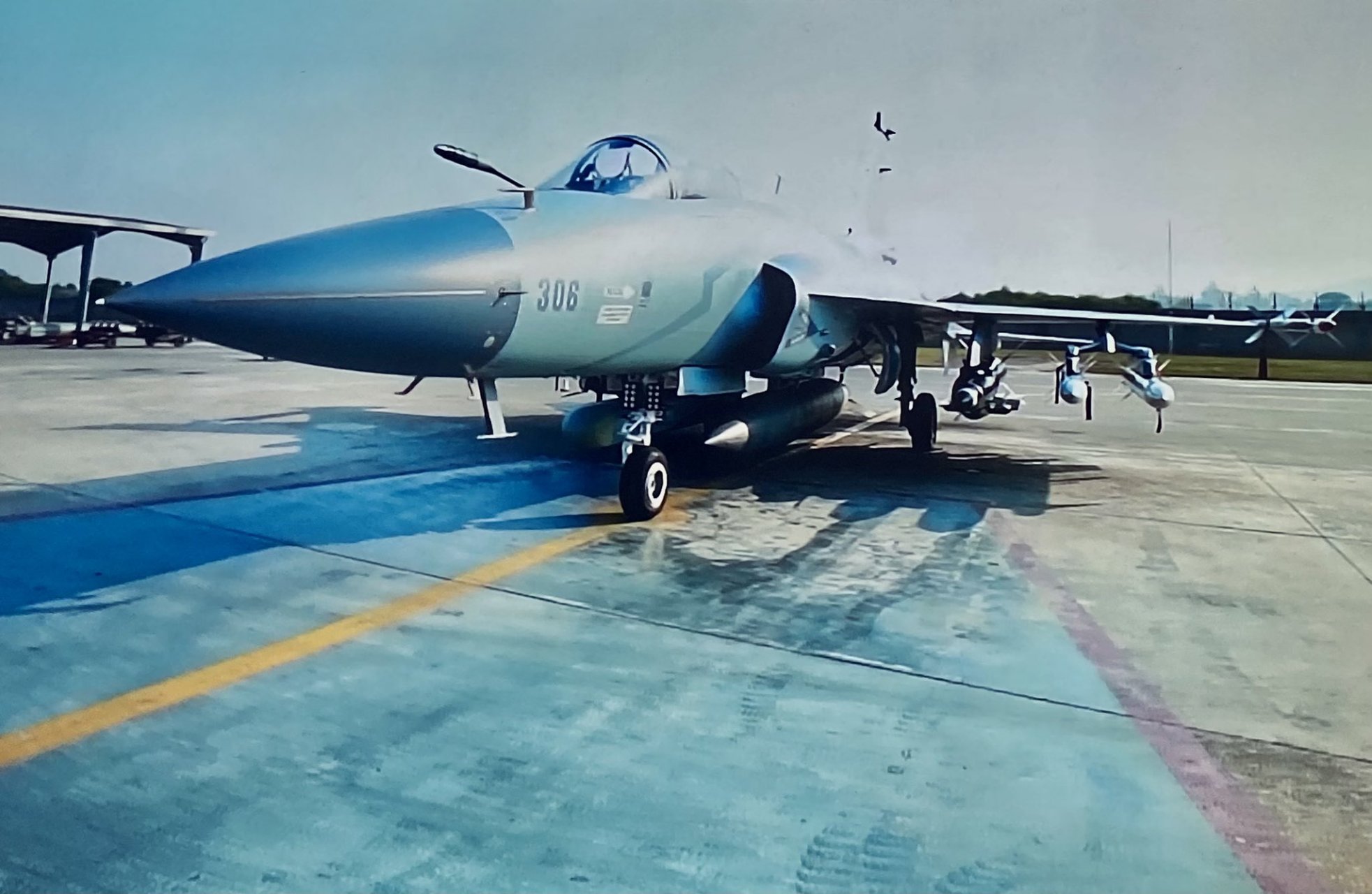 巴基斯坦空军枭龙战斗机,图片中的机型是枭龙block3状态,这款战斗机的