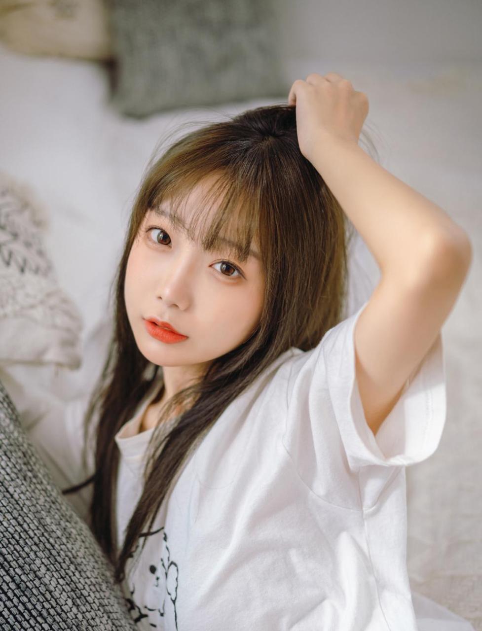 白嫩可爱的日系美少女唯美写真