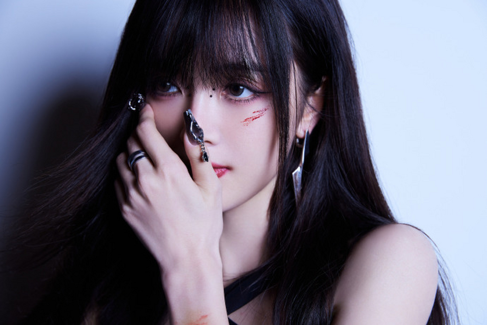 星闻# 吴宣仪:大伙看看我的美甲~ #吴宣仪