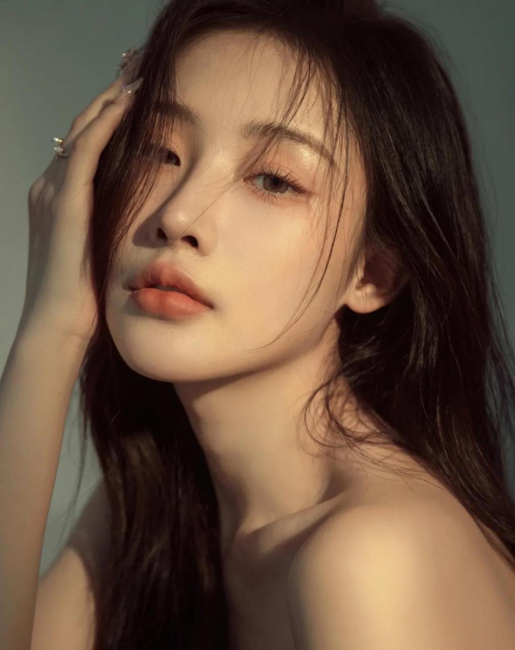 骨感美少女,居家浪漫烛光写真
