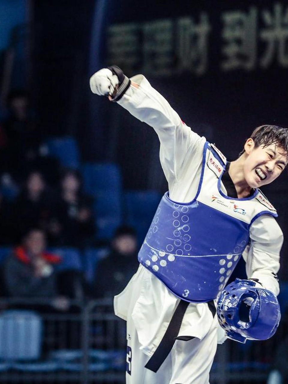 我告诉岳母:"妈,这事儿跟小雅没关系,她不该被牵扯进来