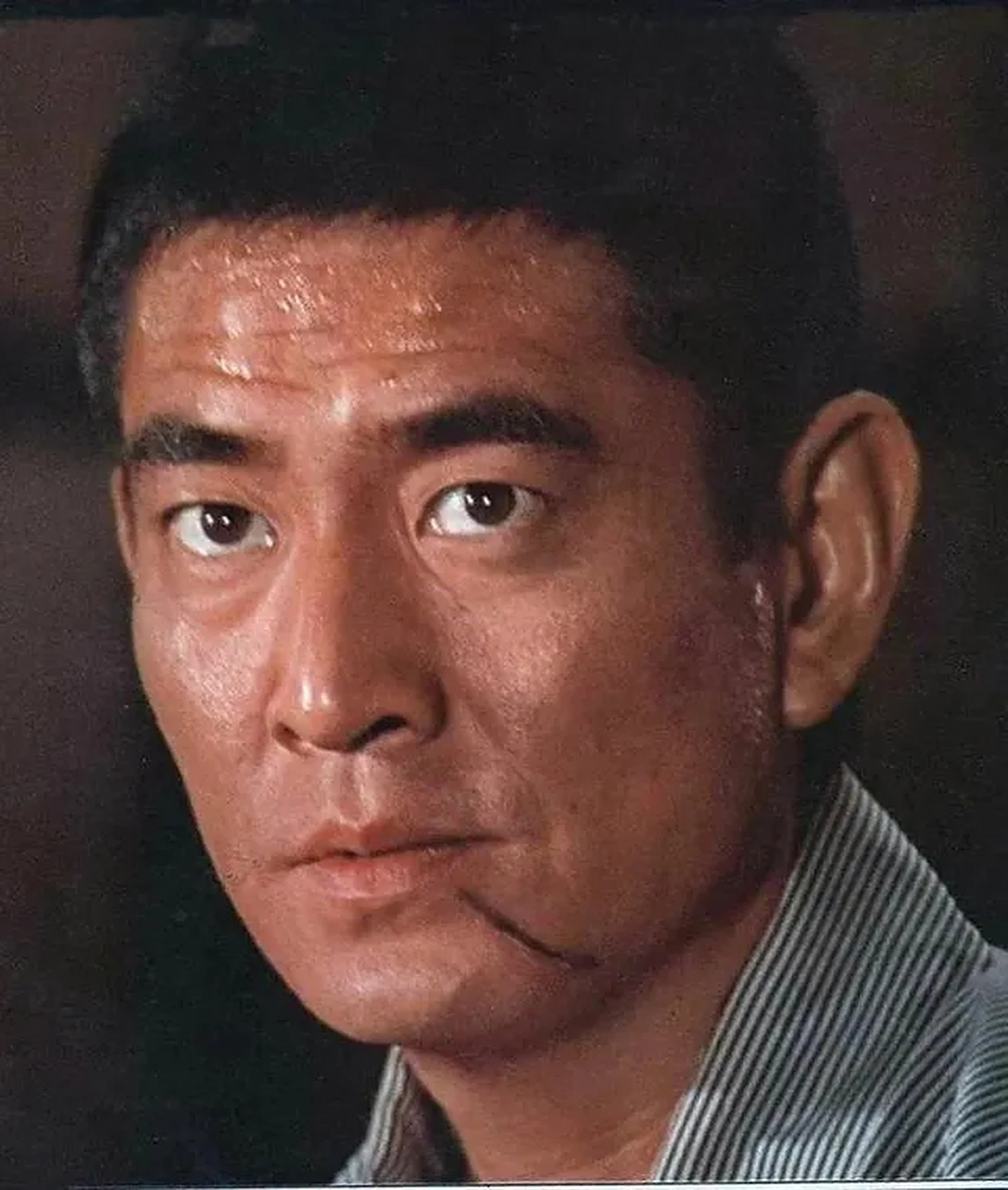 "  那么高仓健为什么会把自己的遗产留给与自己毫无关系的保姆呢?