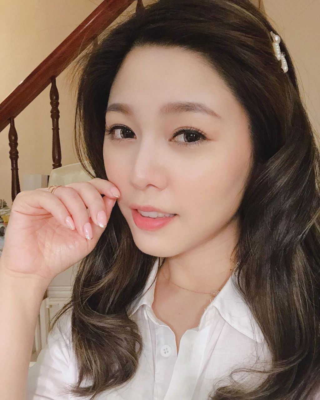 人妻白家绮生活中家居打扮,难掩那浓浓少妇气质.#娱乐八卦情报局