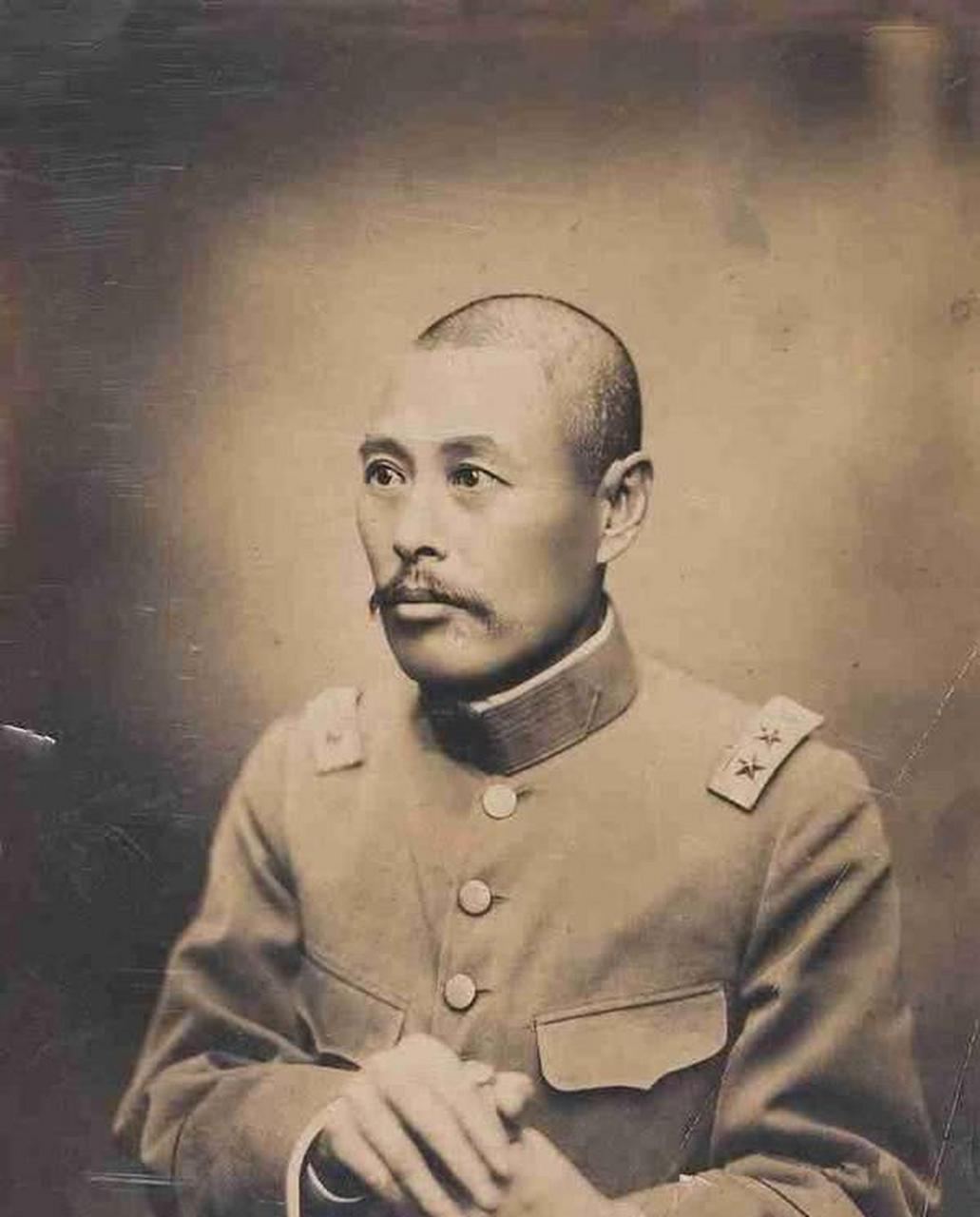 民国第五任总统曹锟,是个走街串巷卖花布出身