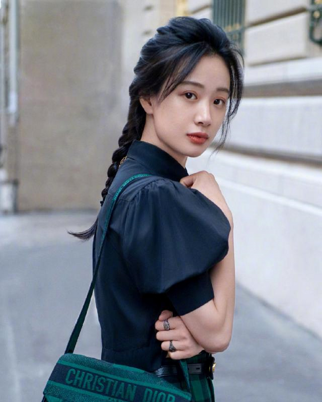 图十是李梦时装周造型美图,气质非凡美极了![?