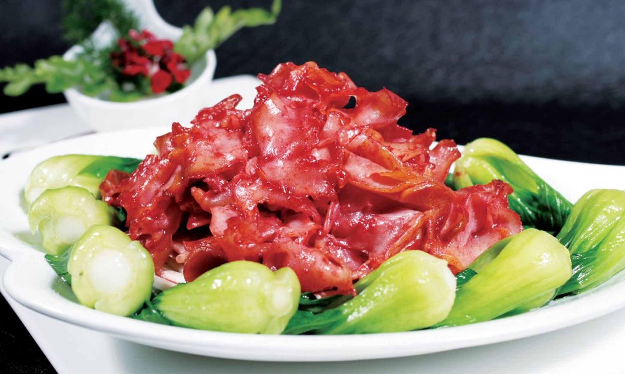 淡糟香螺片,福州传统名菜,比较考究厨师刀工.