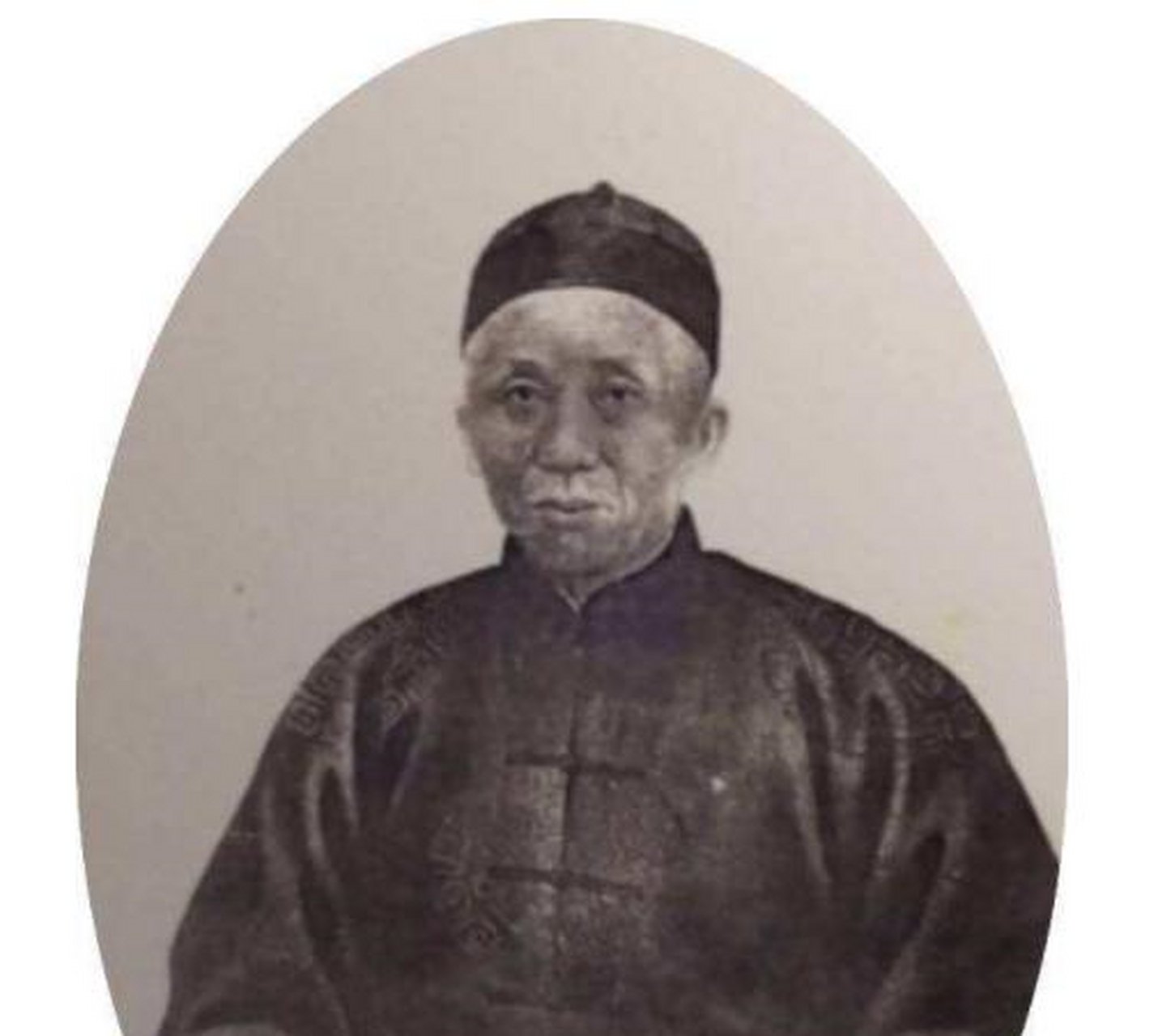 王采玉的原名为王彩玉,出生在1863年,当时属于清朝末期,她的父亲早先