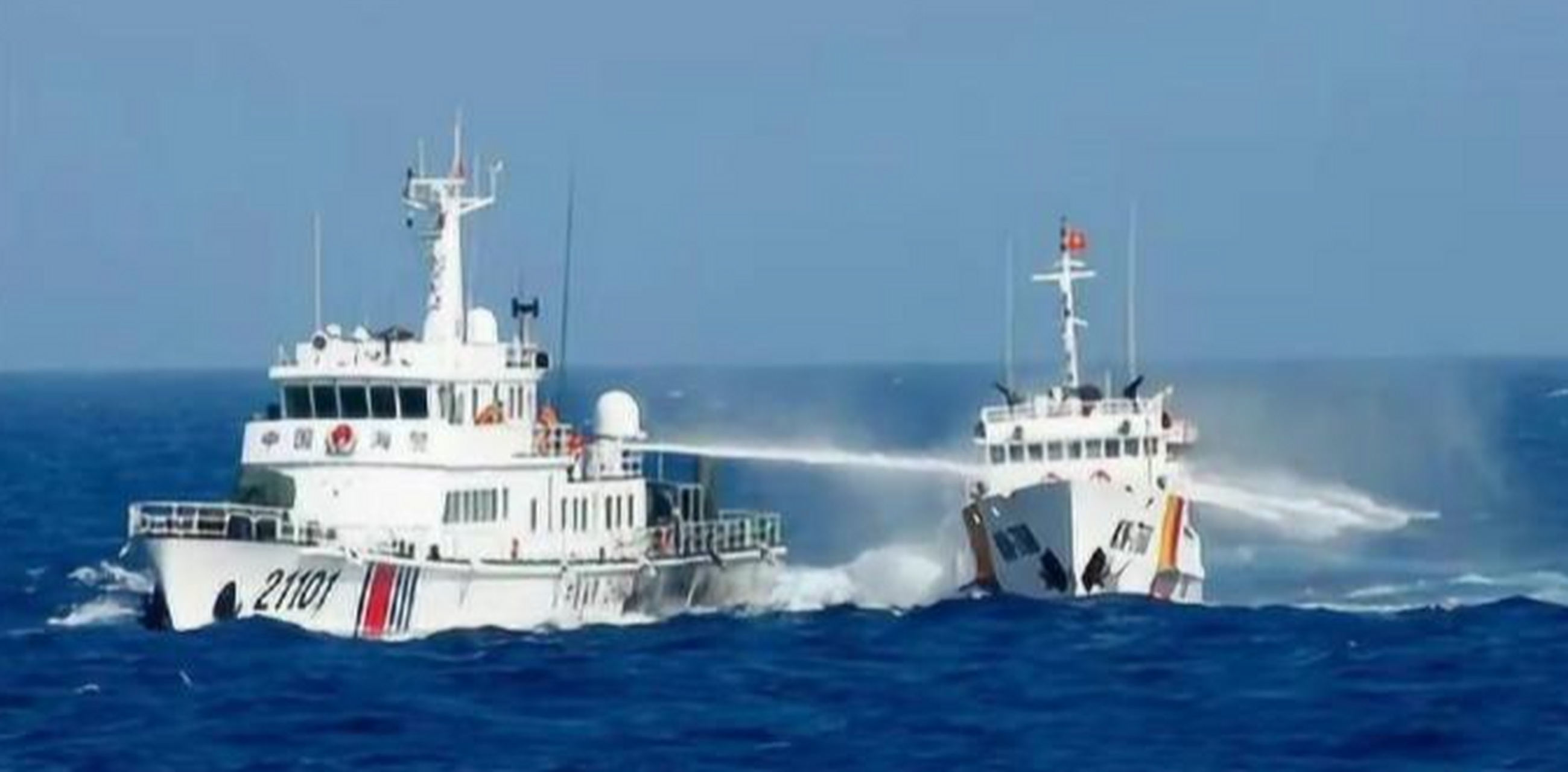 中越海警船迎头对撞,最后一刻中方决定让人佩服,我一艘编号4203号海警