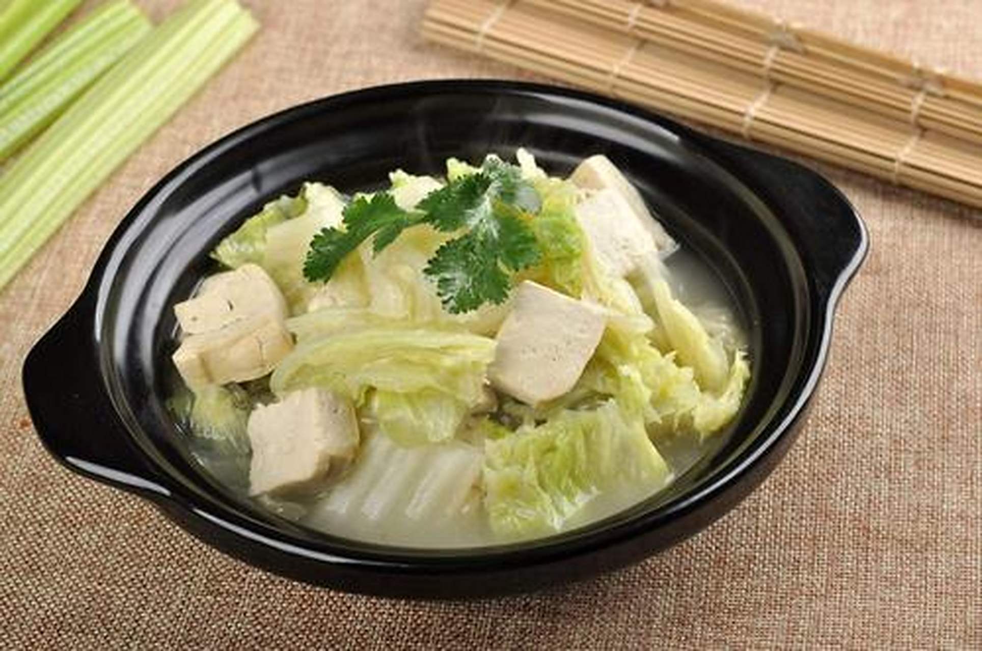 孩子营养餐:白菜炖豆腐.