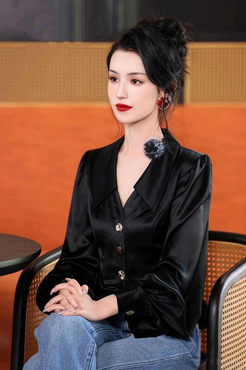 哈妮克孜《行动派》弹舌好可爱,造型百变