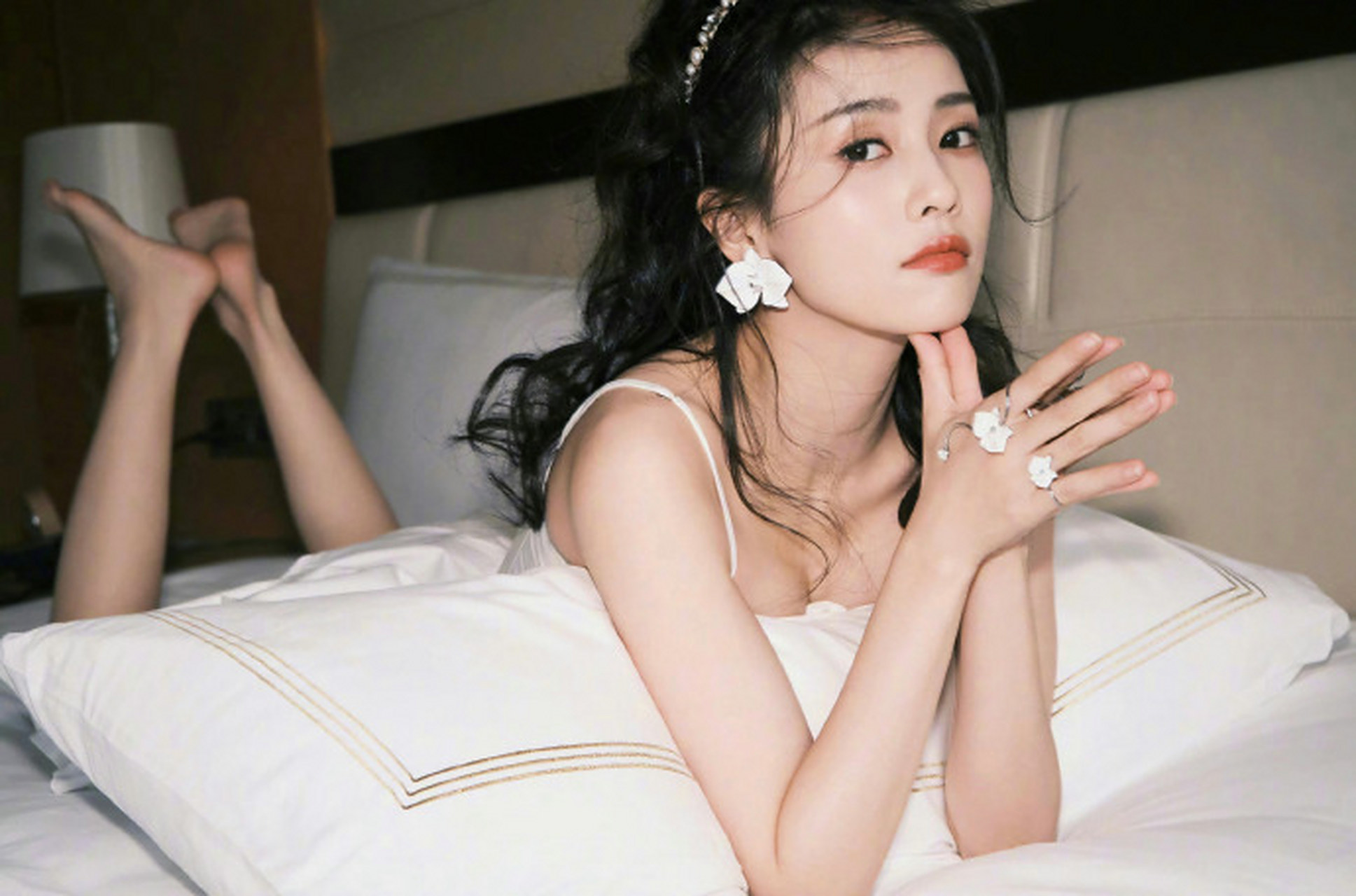 星闻#  白鹿居家写真, 平平淡淡才是真的美! #白鹿写真集