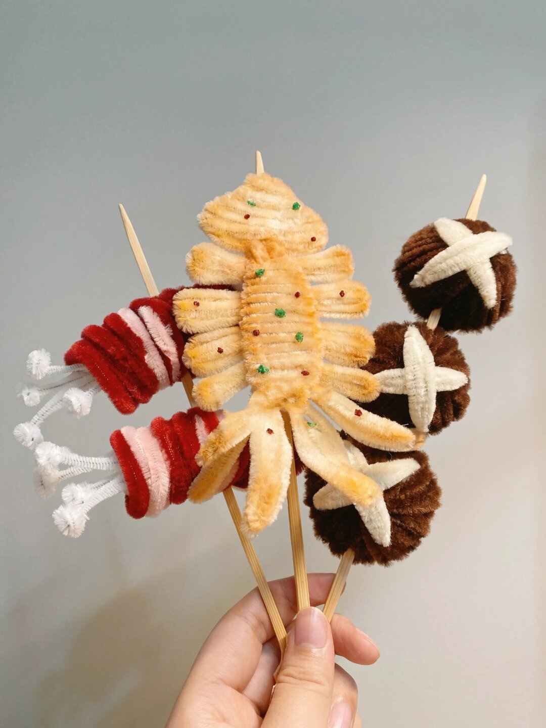 夏天了当然要来一把烧烤呀扭扭棒烤串