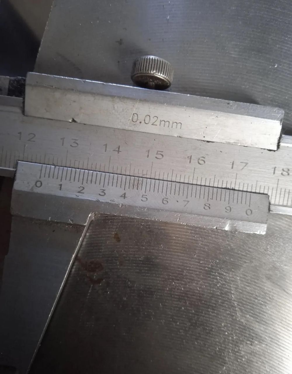 看到好多人问一毫米等于多少丝,这个我可以保证回答,在机加工车间晃荡