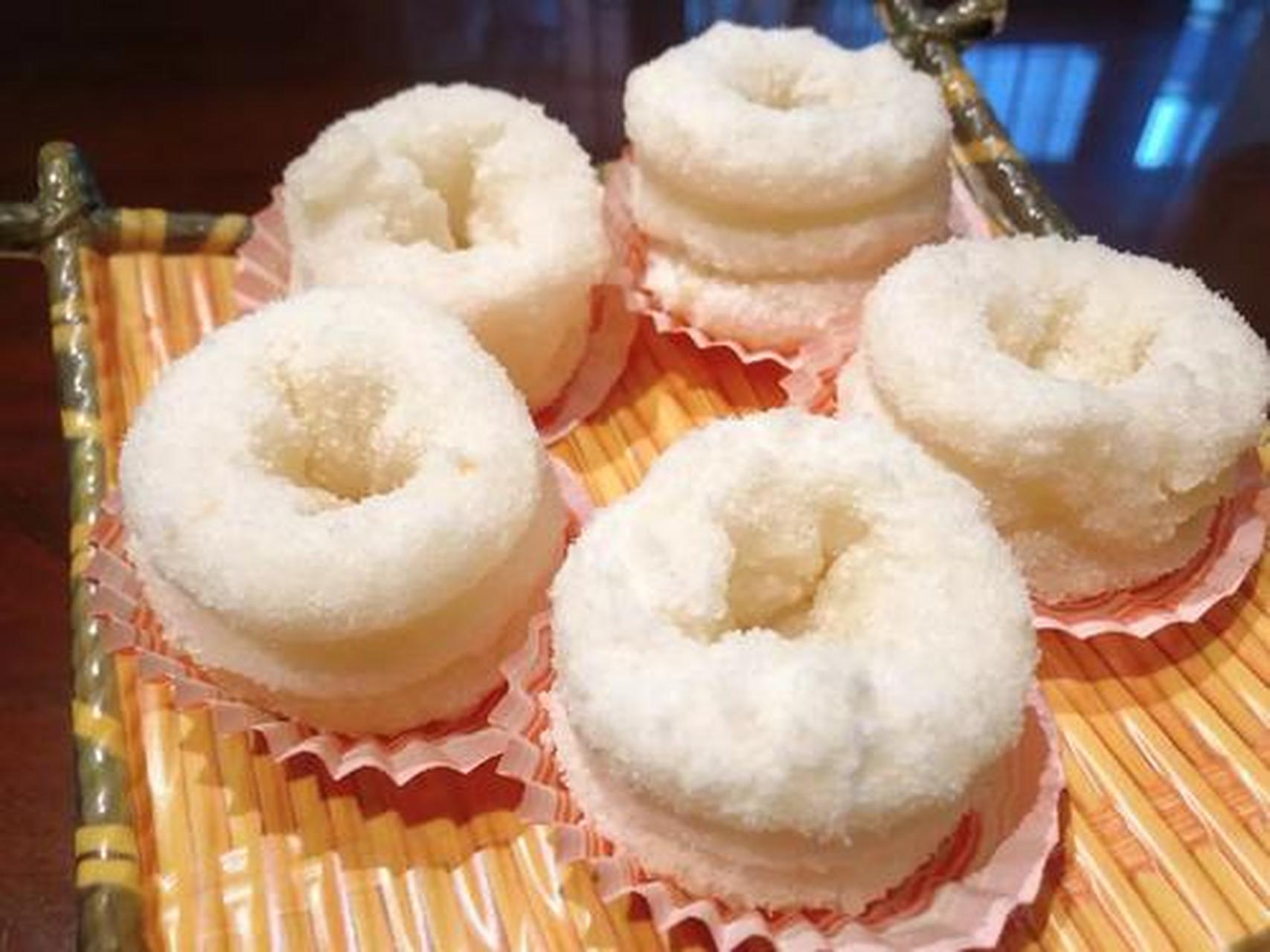 南昌白糖糕是流行于南昌汉族民间的一种传统糕点类小吃.