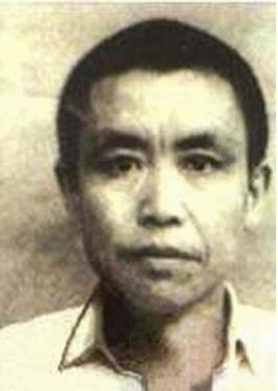 领动计划# "土皇帝"曾应龙带数千人攻打当地县医院当皇宫,封医院里40