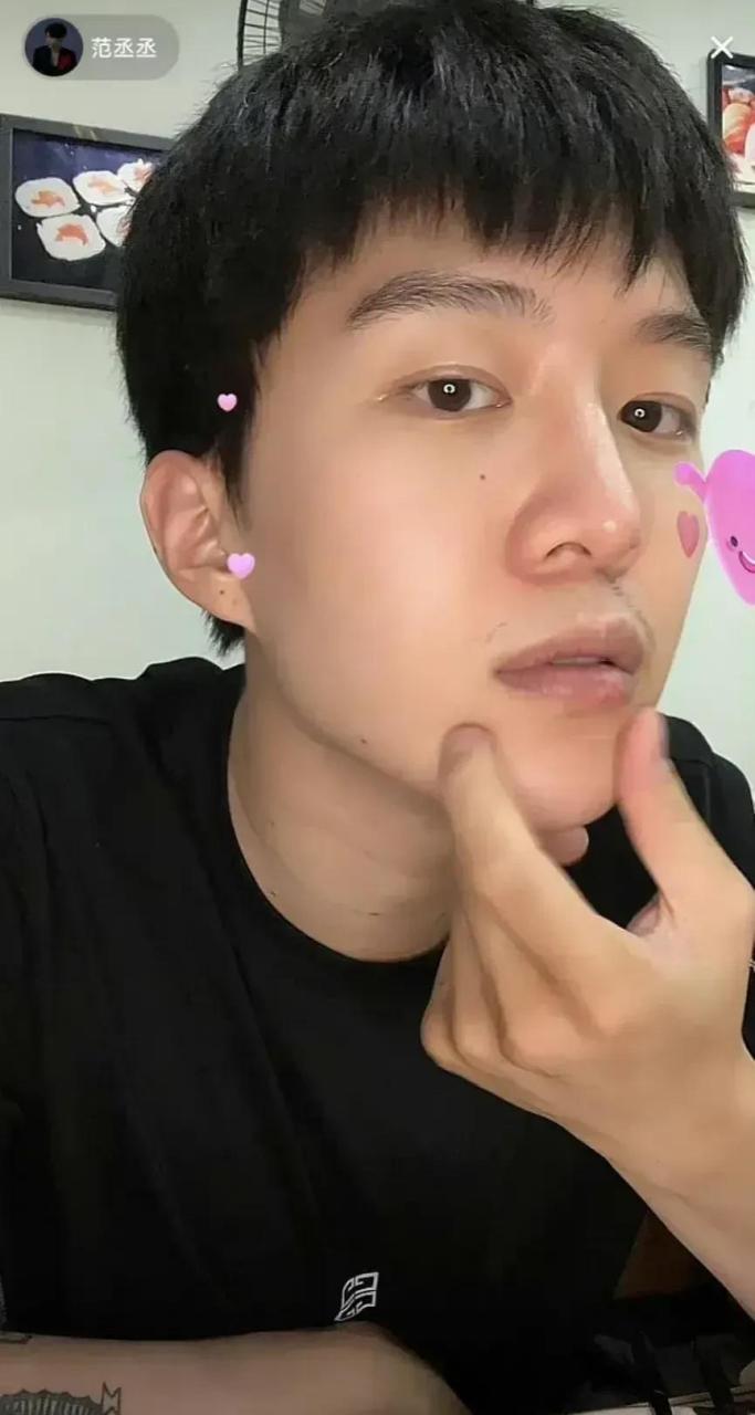 领动计划# 内地著名男星范丞丞的照片,素颜的他颜值还是很好看,只是