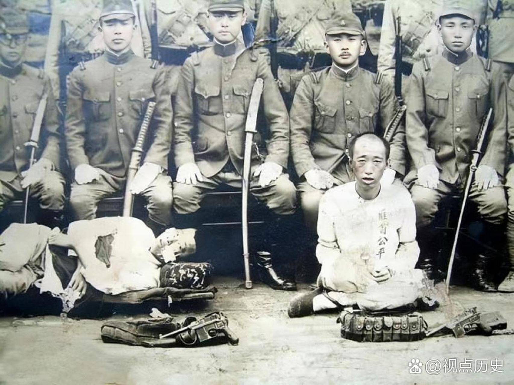 1936年,匪首公平与日军的张椿部队留下的合影.