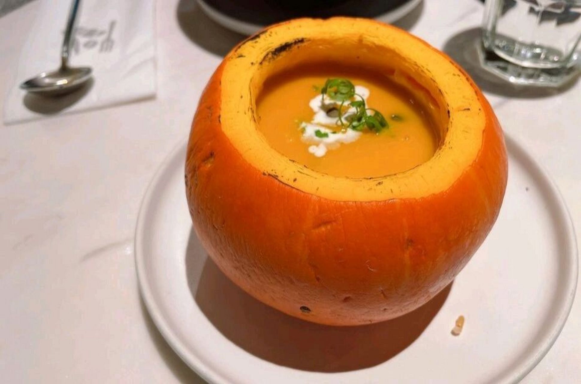 图一 黄金南瓜汤,南瓜爱好者可以冲,奶香南瓜味道十足 图二抹茶控不要