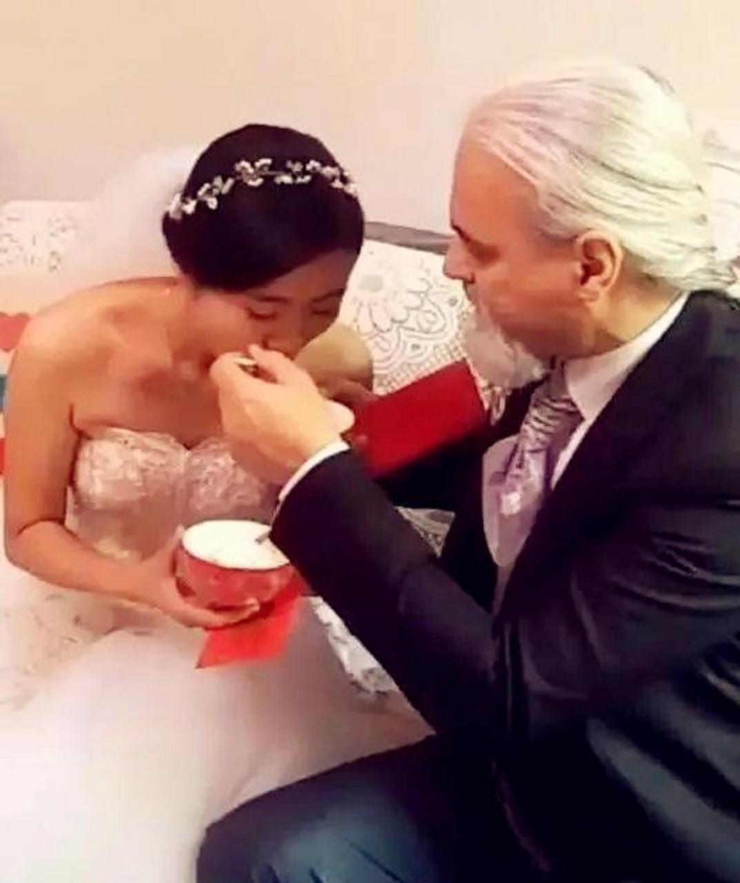 中国美女嫁给外国老头,图什么呢?