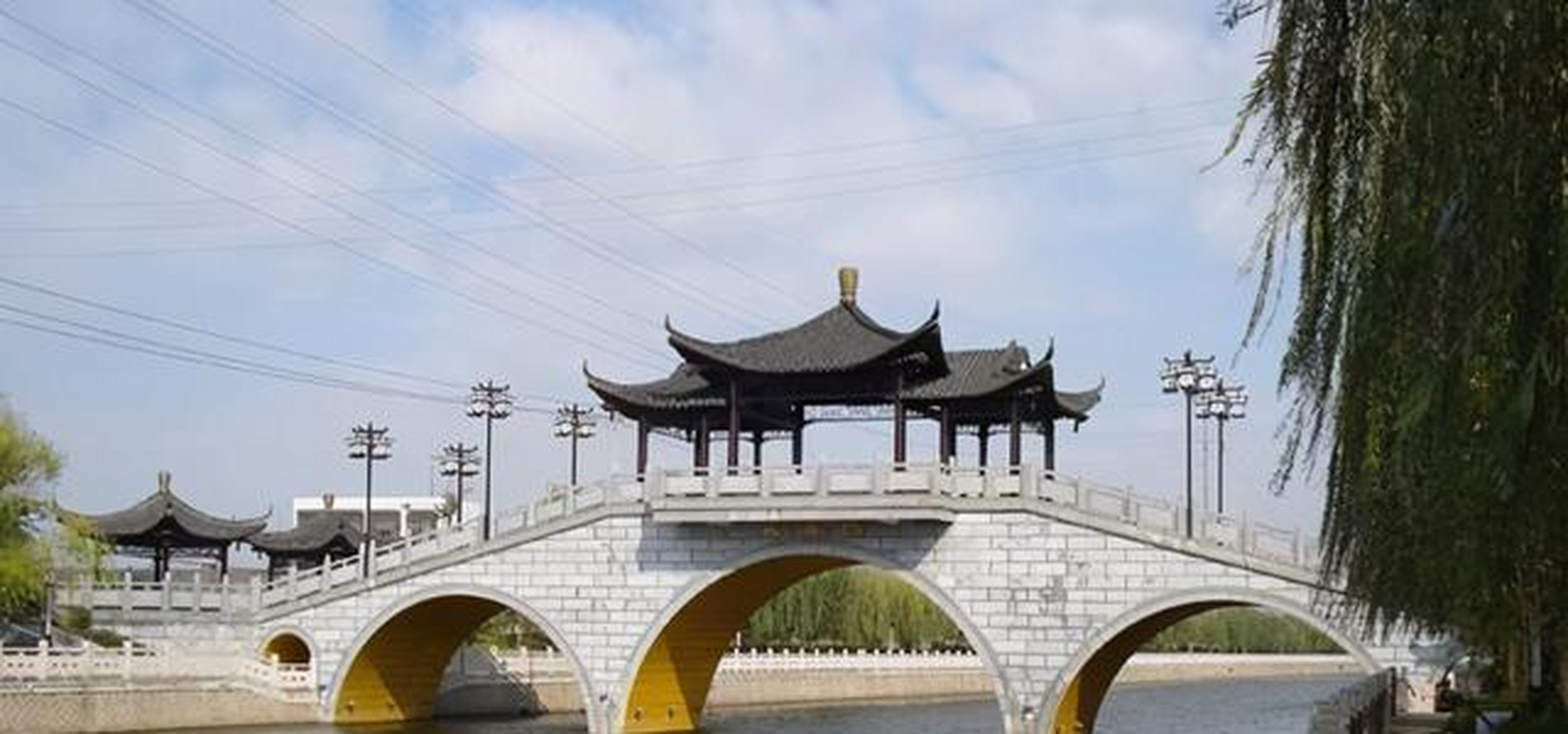 大桥镇,由嘉兴的南湖区所管辖,因此这里可以说是处在长三角城市群中