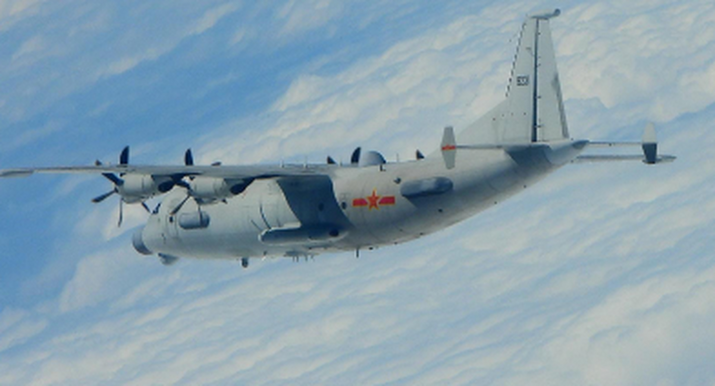 运-8反潜巡逻机:参与"联合利剑"演习,针对的就是水