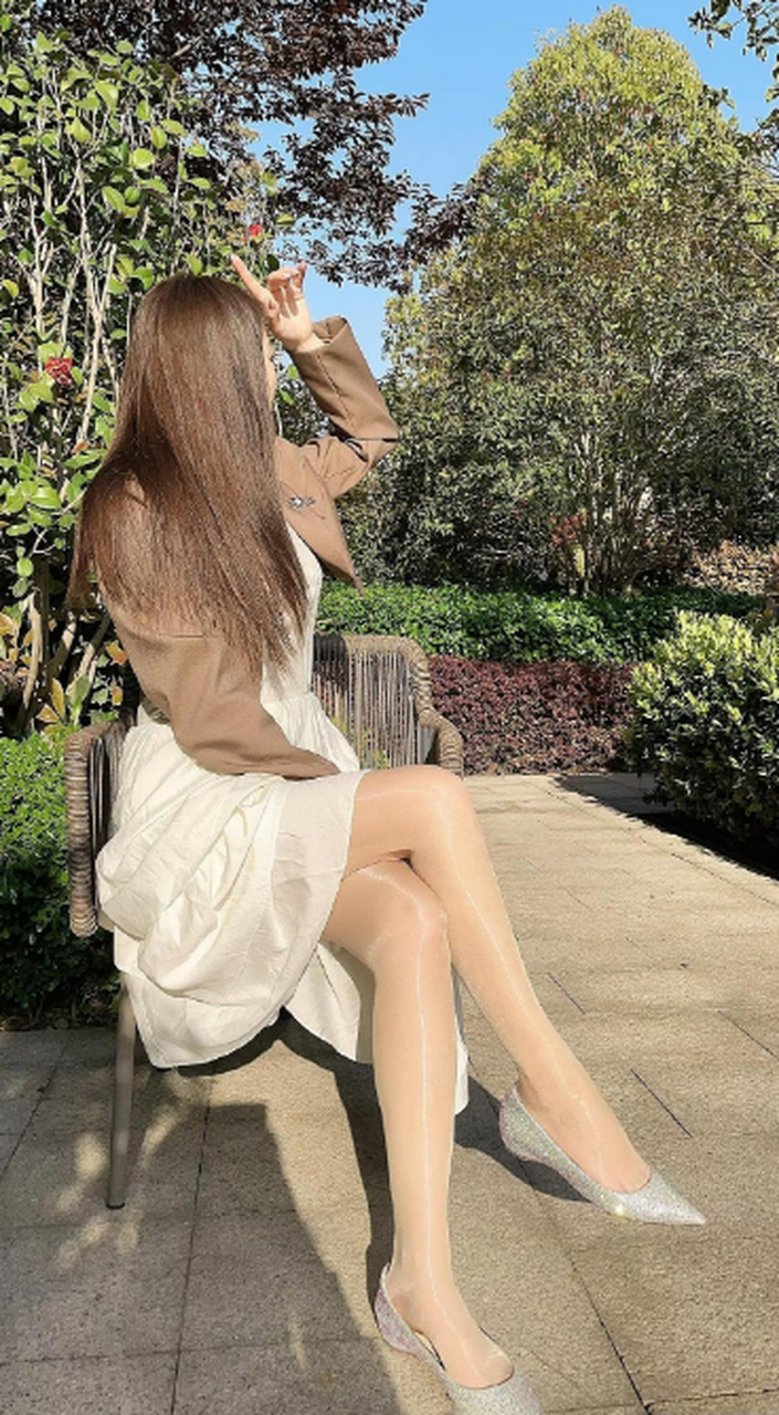 油亮丝袜你会喜欢的吧