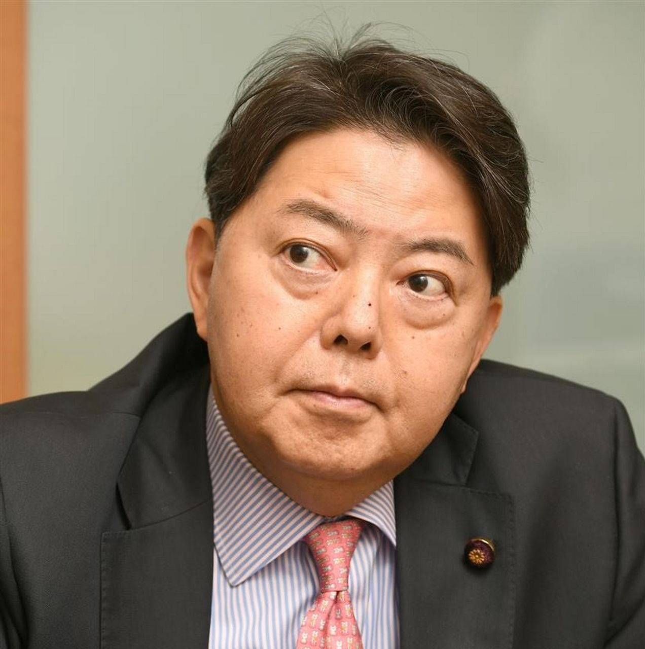 这位日本外相林芳正,从面相上来看,是个厚道之人.