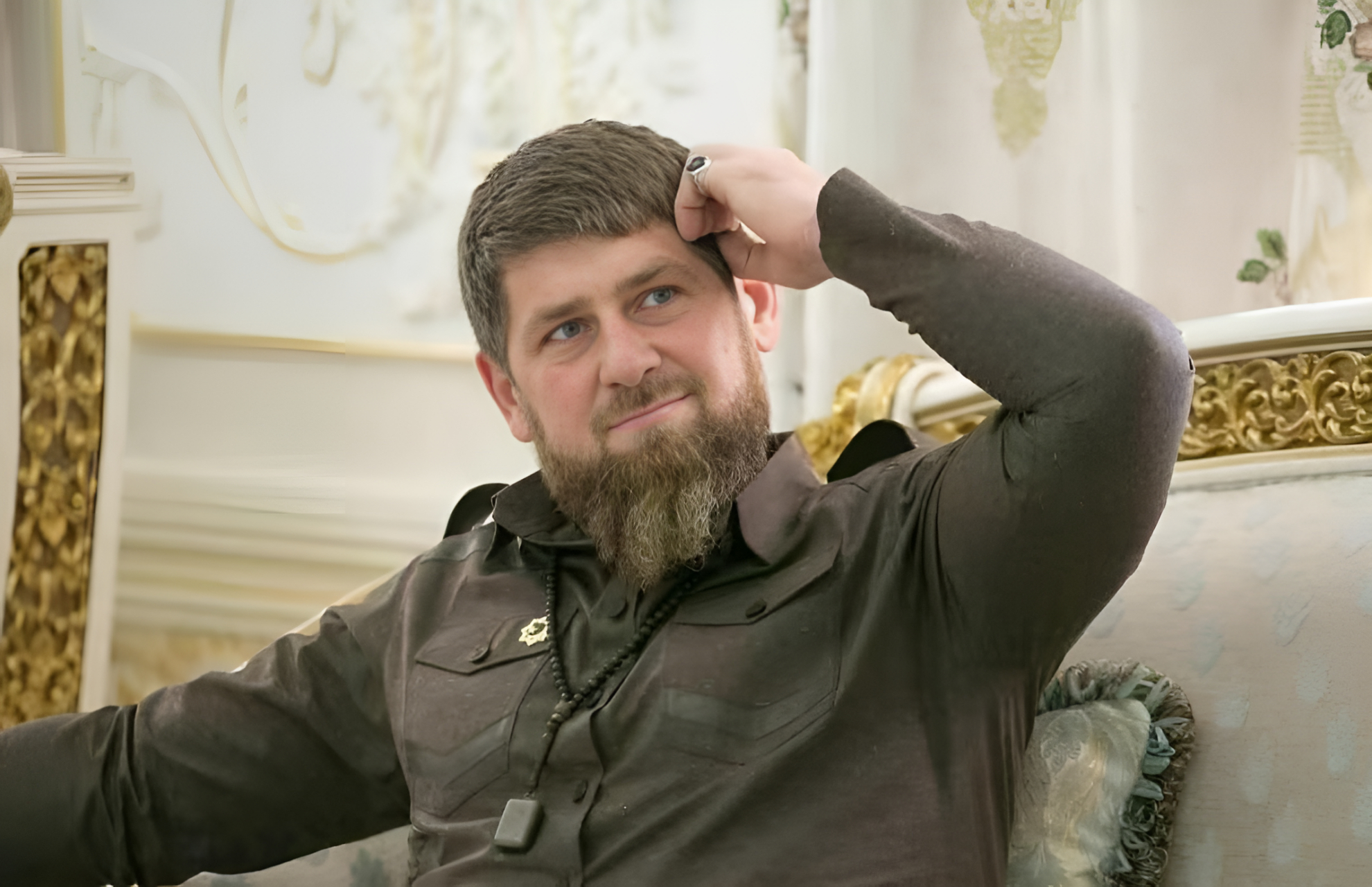 虽然车臣面积小,人口少,但其总统小卡德罗夫却身价百亿美元!他能雇佣8