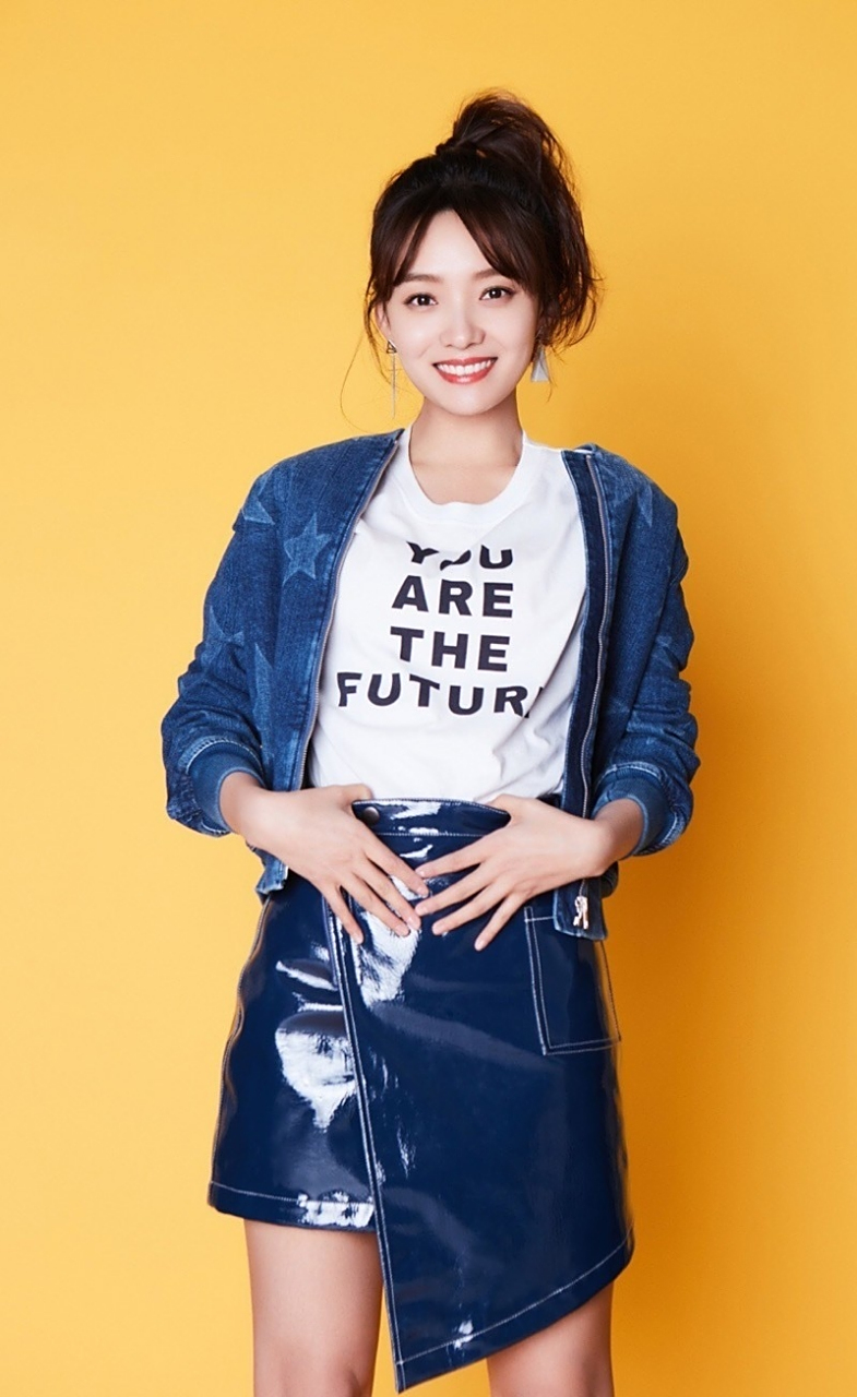 林源俏皮靓丽时尚写真