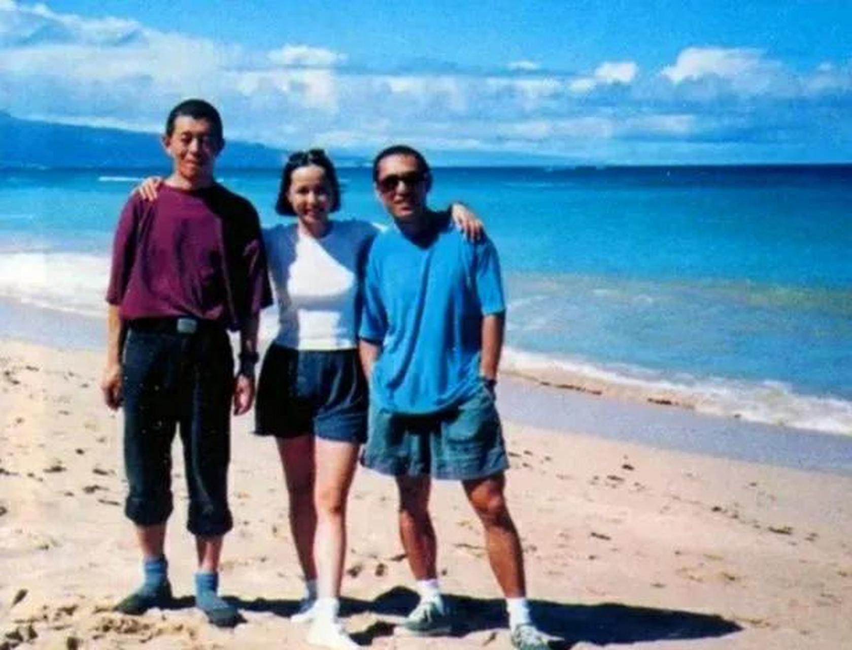 蒋雯丽最初只是一个自来水厂的女工,因为经常参加厂里的文艺演出