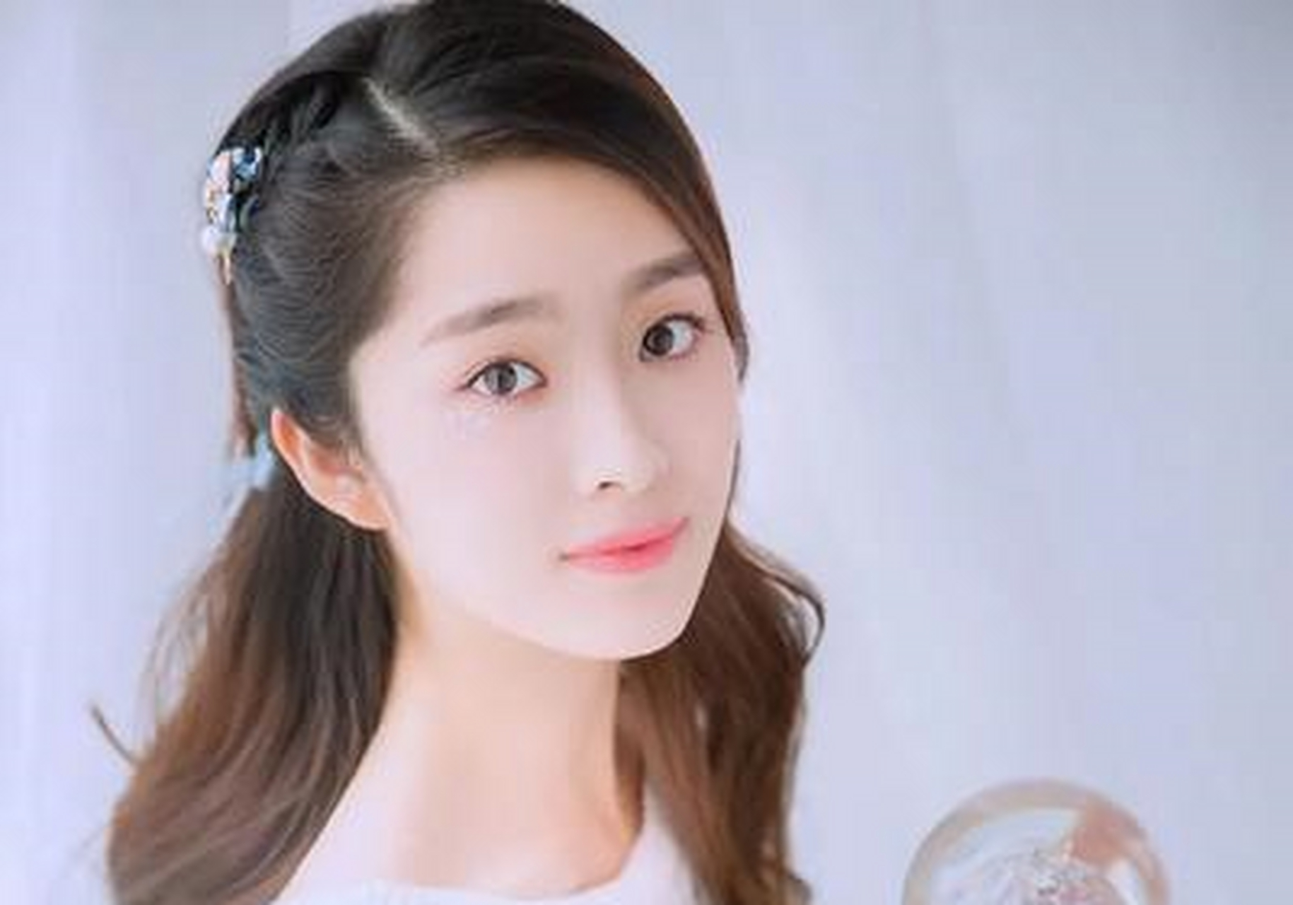 吴曼思,1999年3月27日出生于河南省新乡市,毕业于北京电影学院,中国