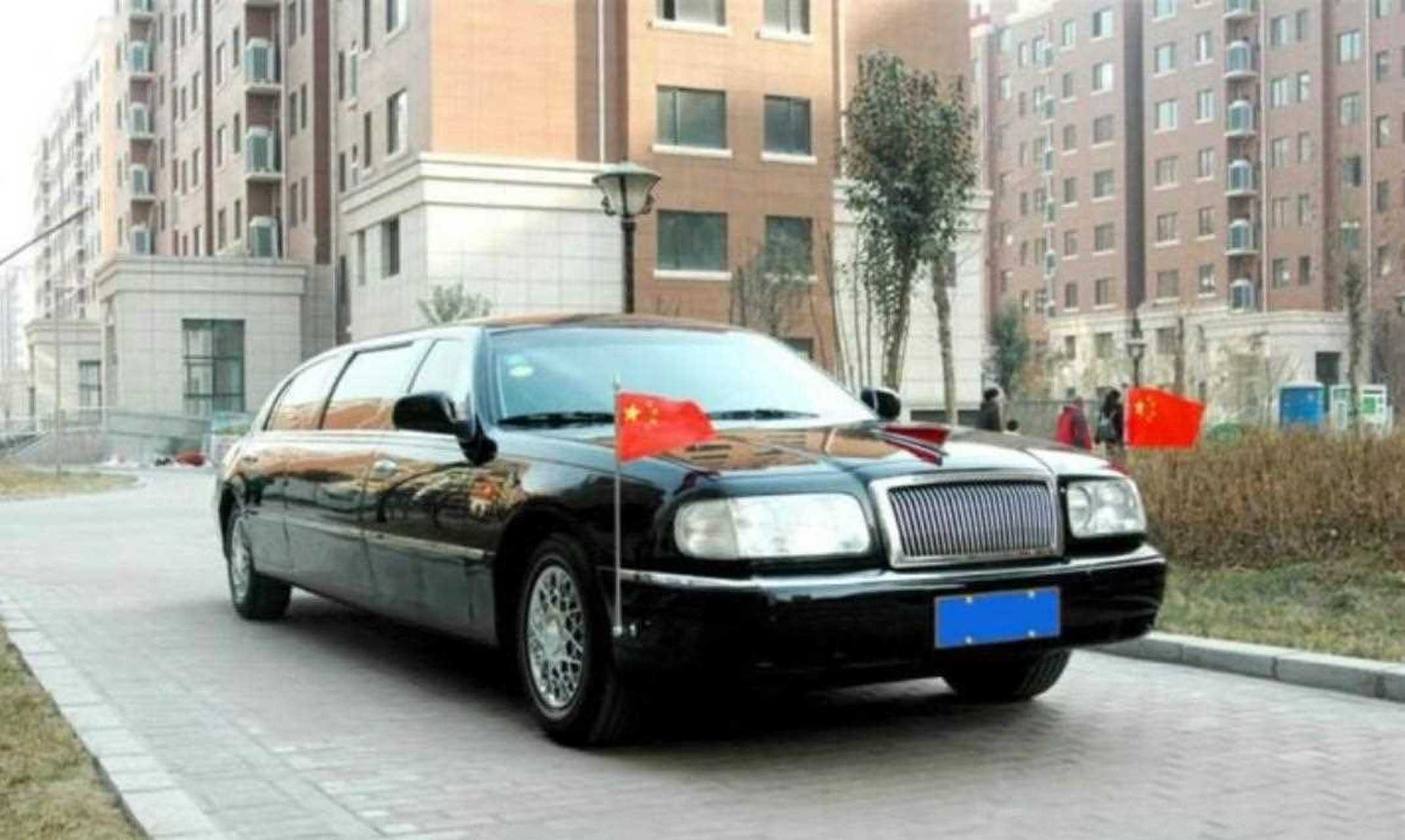 红旗加长旗舰轿车裸车146万,二手价格比新车还贵,俗话说得好,"物以稀