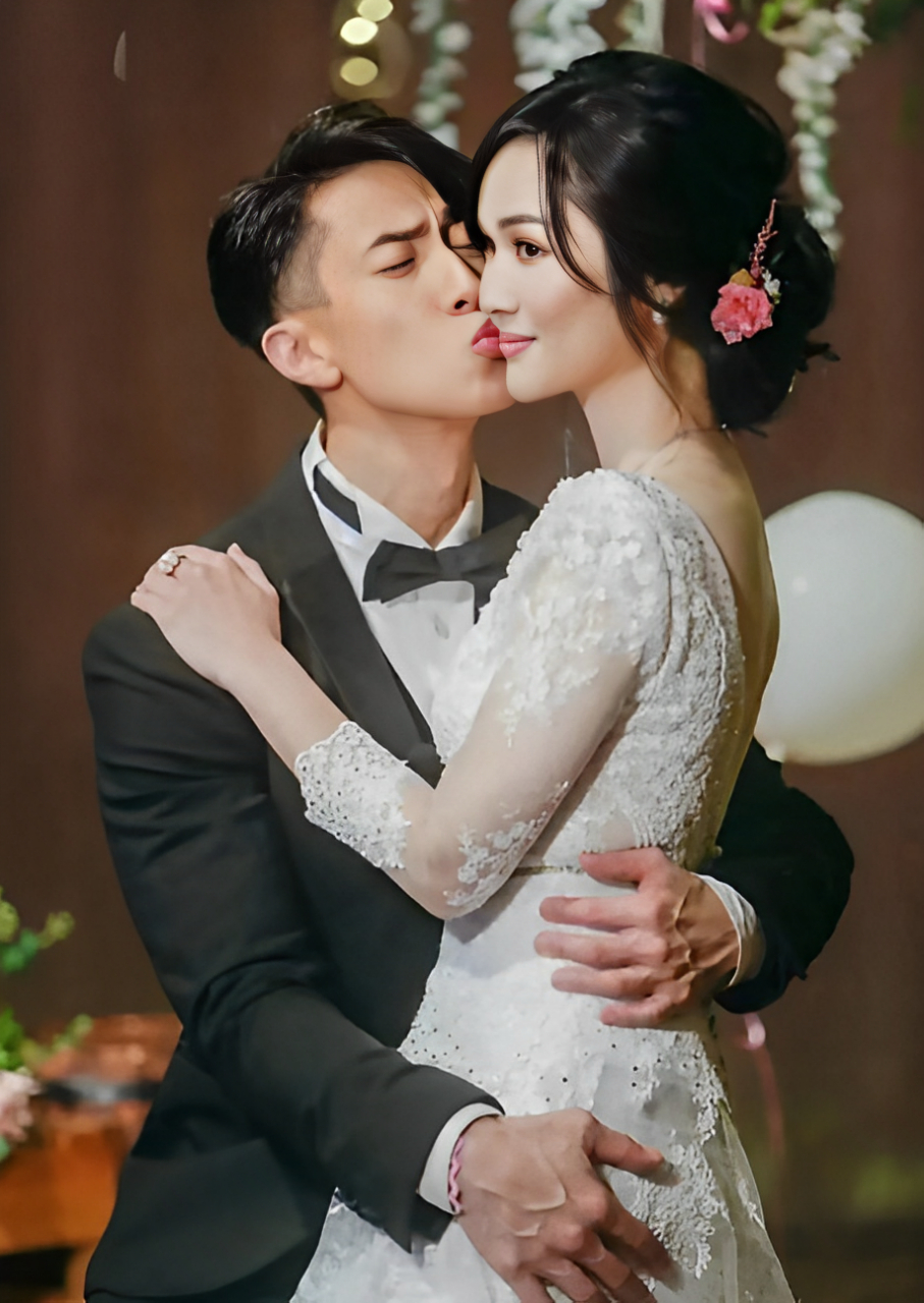 吴尊和林丽莹在16岁时坠入爱河,他们都是初恋.