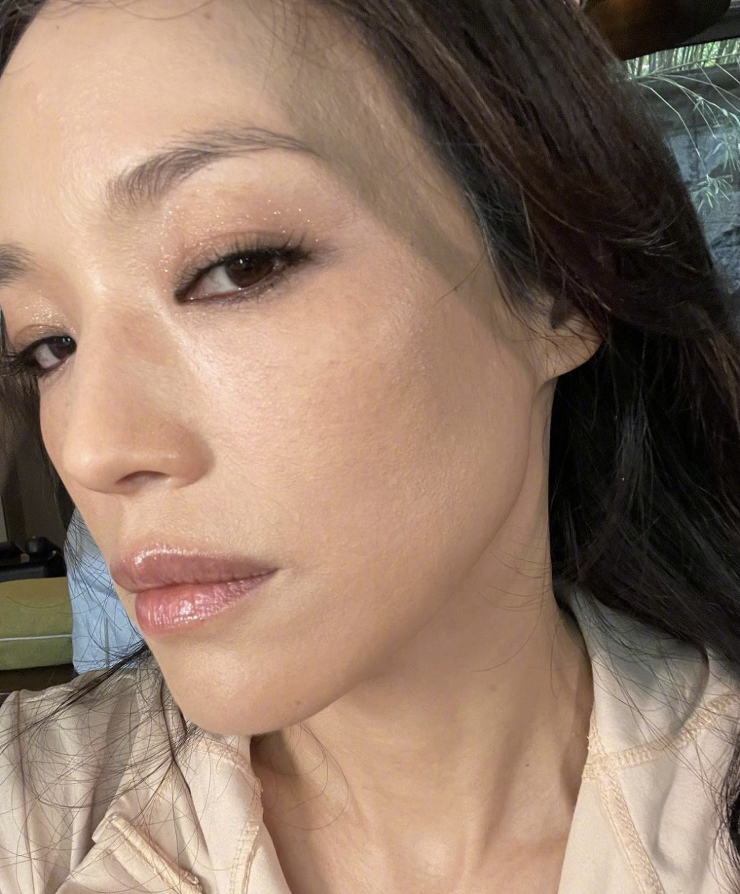 看到舒淇怼脸拍的面部细照,你会说什么?