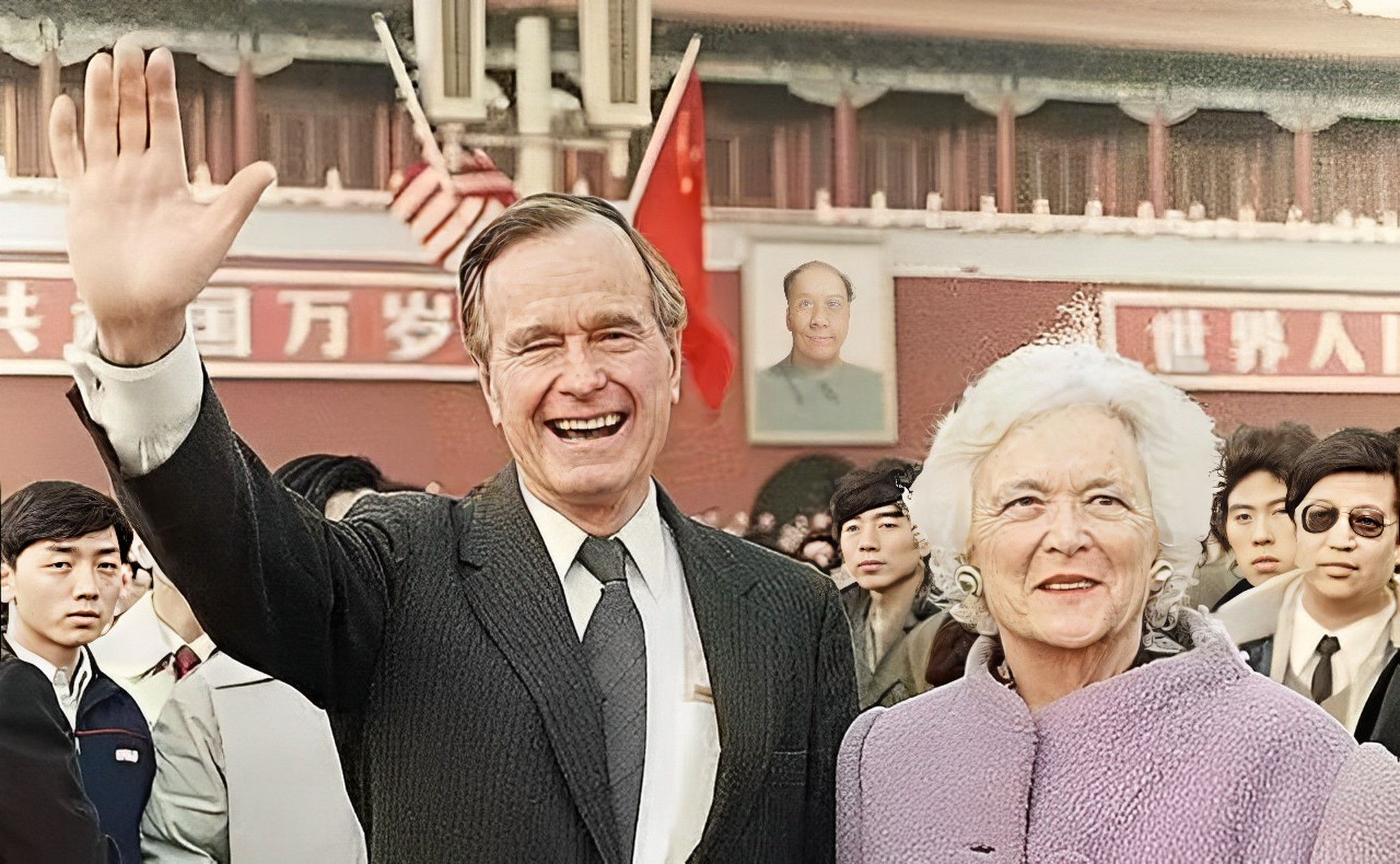 老布什是少数对中国友好的美国总统之一.他一生中曾22次访问中国.