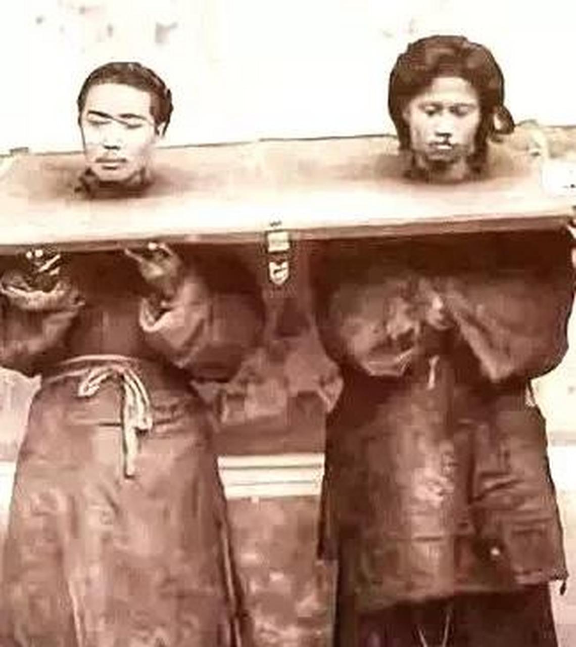 杨乃武与小白菜的真容曝光,当年一名法国记者拍下了他们被捕后的照片