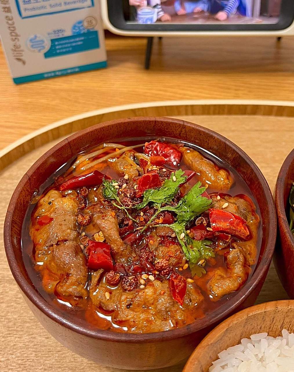 肥牛卷香辣入味,配白米饭巨香.