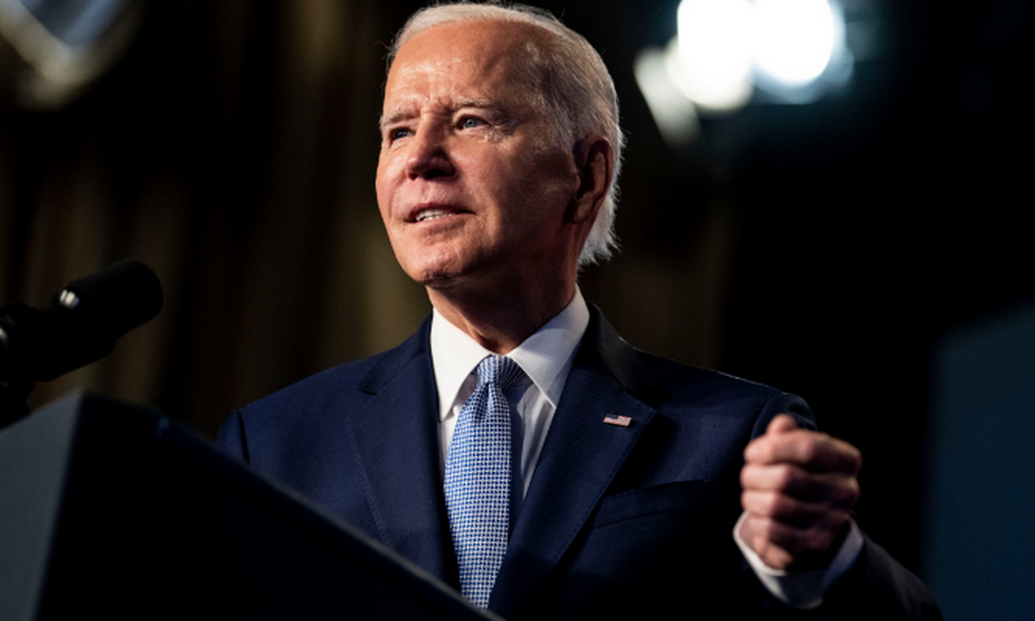 时间仅剩一月,说服不了中方帮忙,美众议院打起拜登的主意.