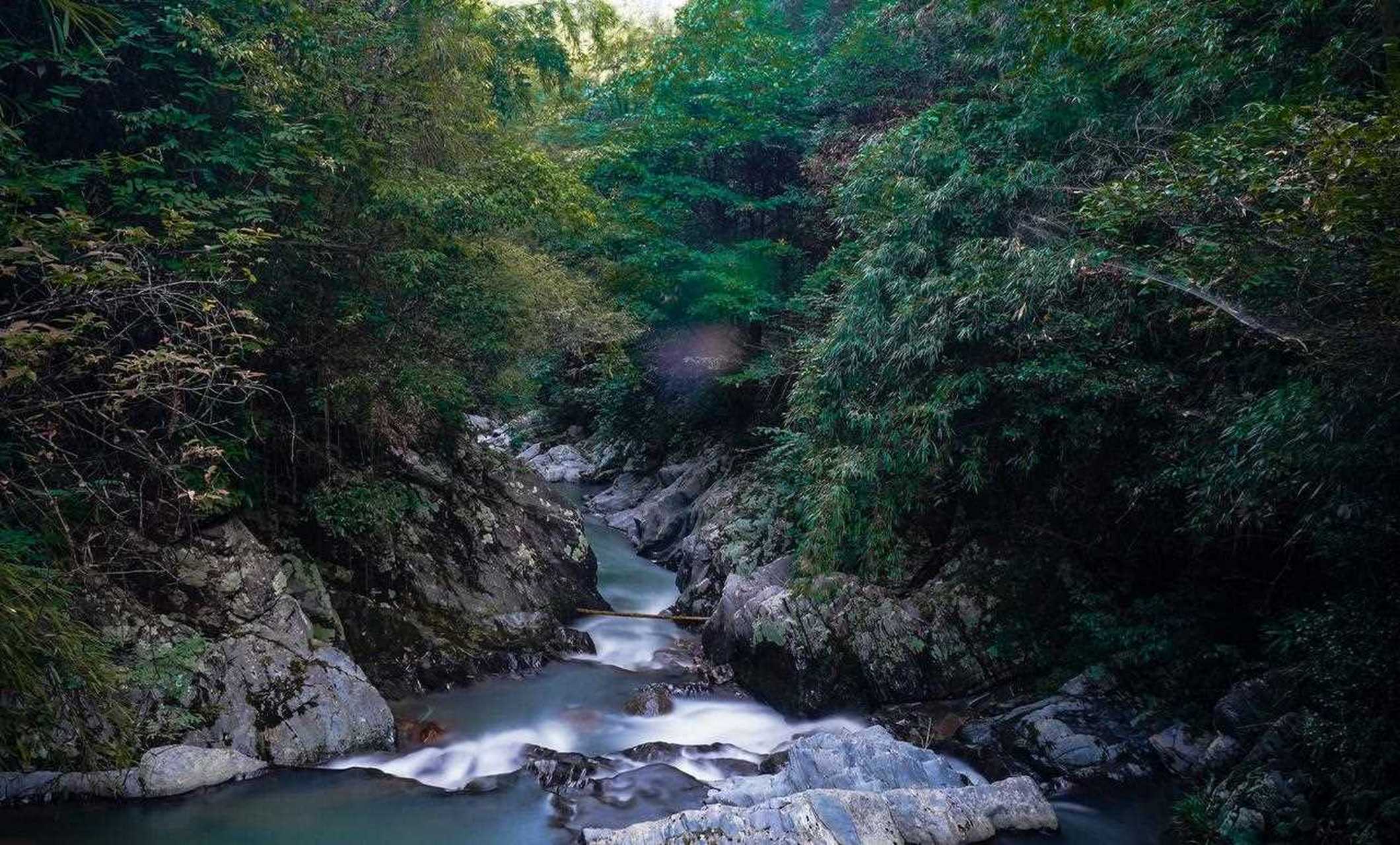 湖南隆回旺溪瀑布.[足球] 深山有瀑布,名曰旺溪,养在深山人未识.