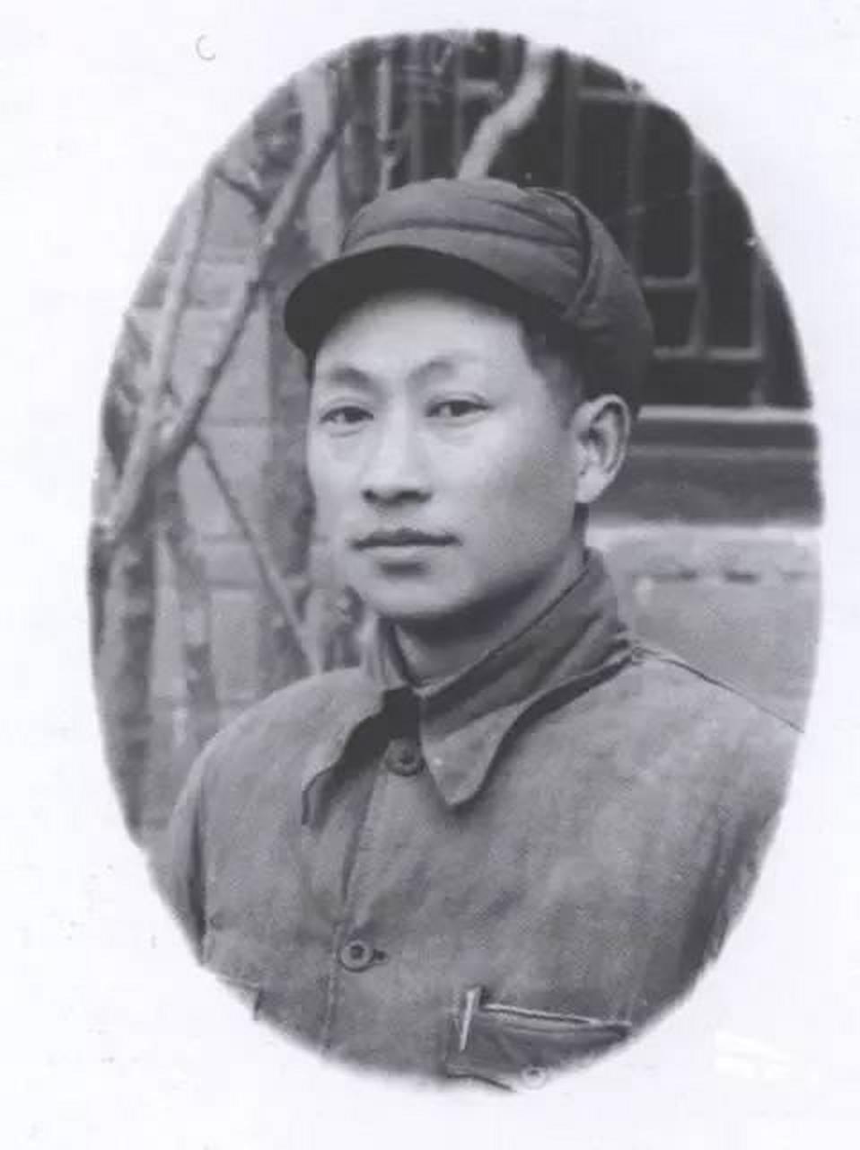 《徐深吉中将颂》 徐深吉中将,曾当过徐向前的参谋,解放战争三年没上