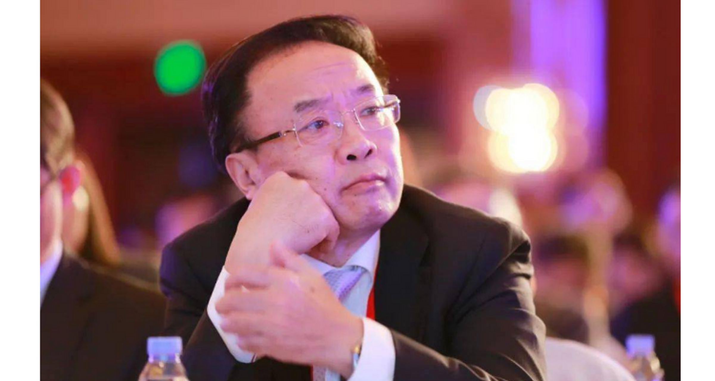 中国优秀教师 李镇西:教育学博士,现任四川省成都市武侯实验中学校长.